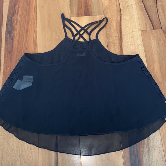 NWOT - HOLLISTER HIGH NECK CRISS CROSS FLORAL SHEER BACK BLOUSE - SIZE XS - Picture 6 of 8